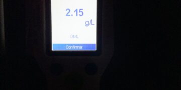 Manejaban completamente ebrios: uno chocó en un balneario y otro dio 2,15 g/l en un control policial