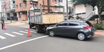 Posadas: siniestro vial entre un auto y un camión sin personas lesionadas