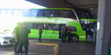 Hallaron sin vida a una pasajera en un ómnibus proveniente de Buenos Aires: investigan las causas