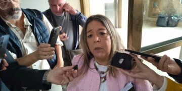 La escribana de Adorni afirmó que desconoce el origen de los fondos de sus propiedades
