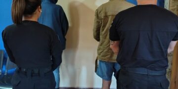 Atraparon a una mujer y su cómplice: robaban escalando muros y abriendo techos en Posadas