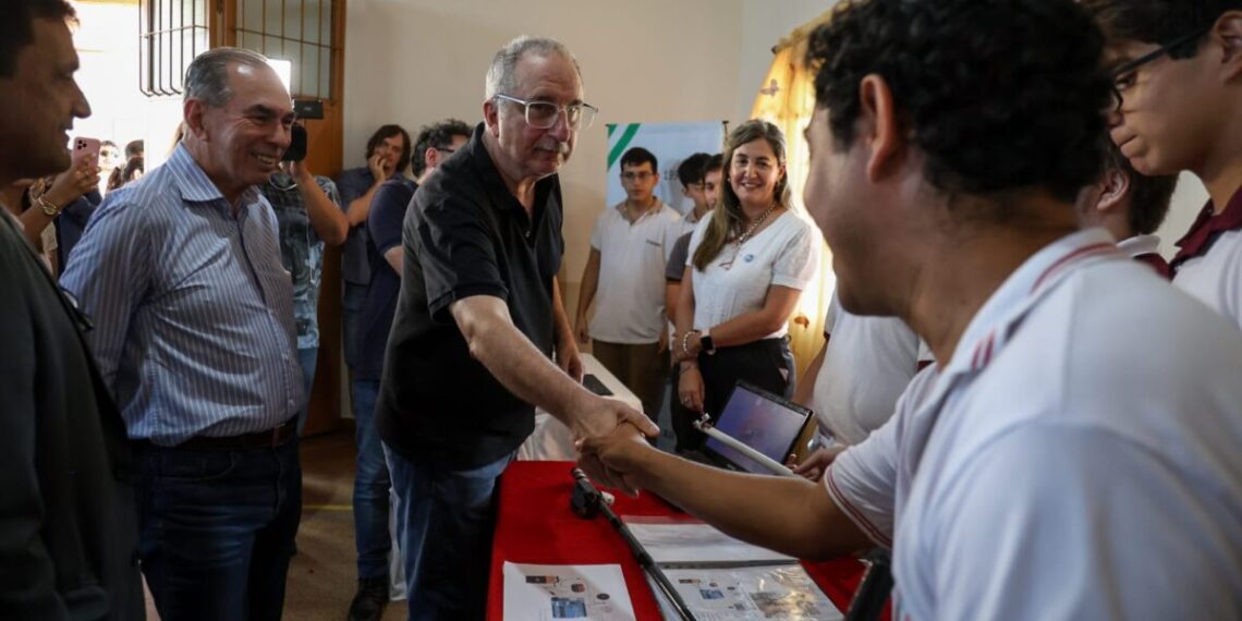 Passalacqua entregó tecnología inclusiva para estudiantes con discapacidad visual en Misiones