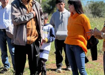 Misiones presentó “Tapé Arandú”, un proyecto educativo que reconoce a la selva como aula viva en comunidades Mbyá Guaraní