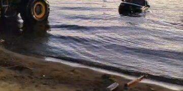 Detuvieron a un ex gendarme por el asalto en Roca y hallaron el auto utilizado sumergido en el Paraná