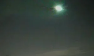 Un bólido atravesó el cielo nocturno de Buenos Aires y Uruguay