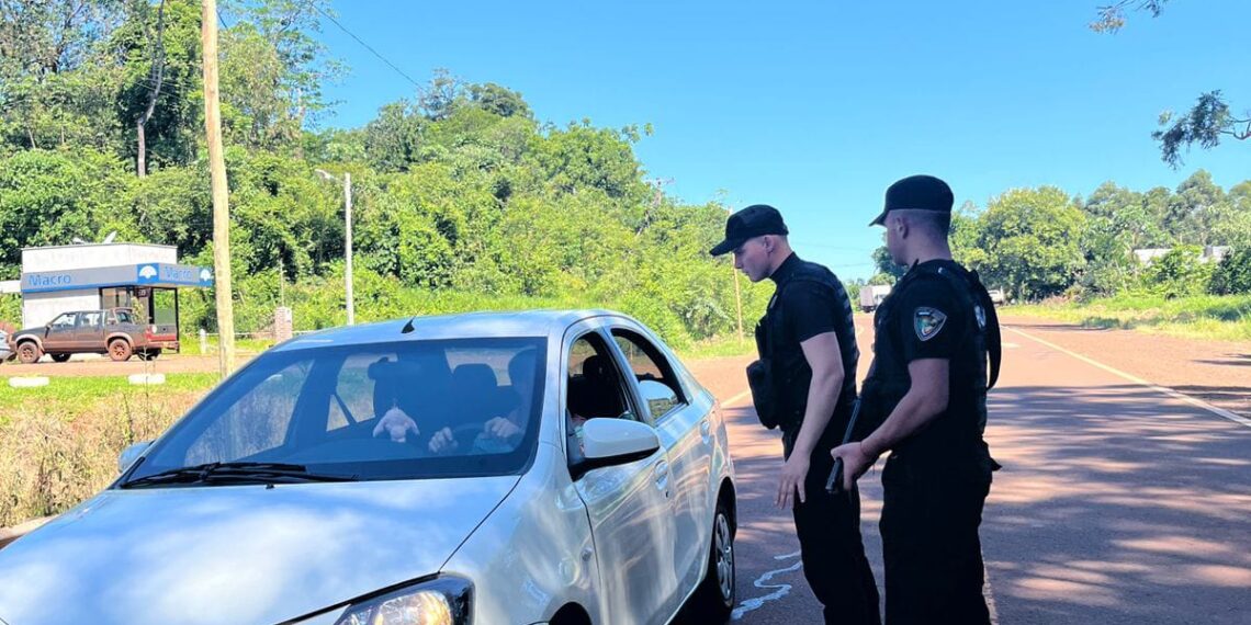 Más de 30 detenidos y 95 vehículos incautados en la megaoperación policial desplegada en barrios de Misiones