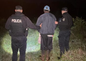 Amenazaba a su familia, huyó al monte y cayó armado en un campamento de 25 de Mayo