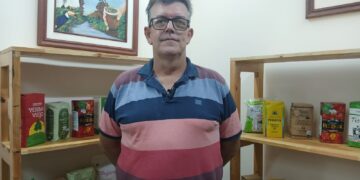 Productores yerbateros convocan a una asamblea masiva para debatir la continuidad de la cosecha