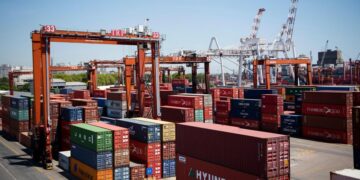 Las exportaciones saltaron 33,6% y el superávit comercial marcó un récord