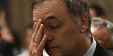 El caso Adorni erosiona la imagen de Milei y aseguran que su efecto se asemeja a la foto de Olivos