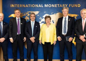 El FMI aprobó la segunda revisión del acuerdo y desembolsará US$1000 millones a la Argentina