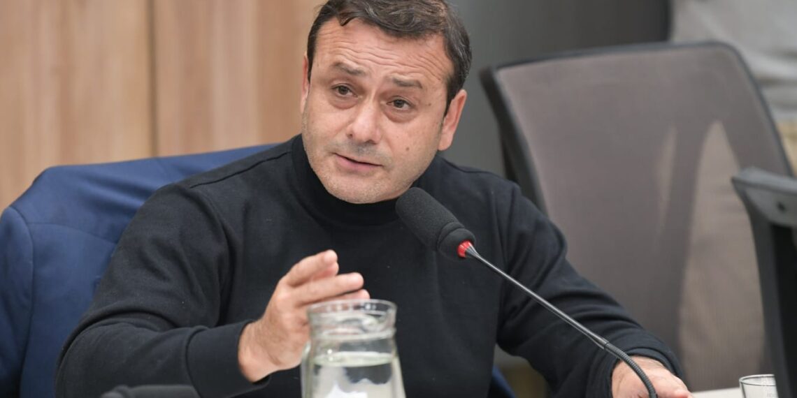 Herrera Ahuad pide discutir la baja de impuestos nacionales al agua