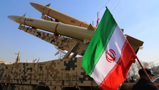 Irán amenaza con una guerra sin fronteras más allá de Medio Oriente contra EEUU e Israel: “Nuestros golpes devastadores los aplastarán”