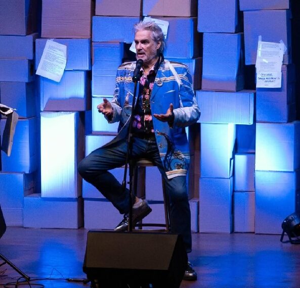 Pettinato trae todo el humor ácido a Posadas con su renovado show de stand up