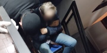 Hallaron desvanecido a un hombre en el baño de su casa y fue asistido por policías en Oberá
