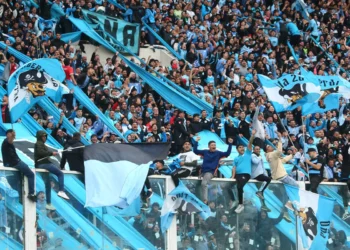 Un hincha de Belgrano recorrió varios kilómetros de rodilla para cumplir una promesa tras la obtención del campeonato