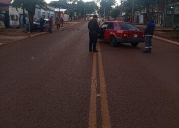 Se durmió al volante y chocó contra un auto estacionado en Eldorado