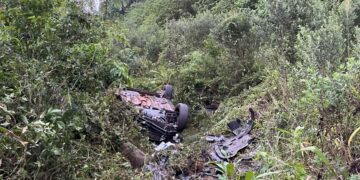 Familia brasileña despistó con su vehículo en cercanías del Parque Urugua-í y fue hospitalizada
