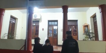 Una docente usó la tarjeta de una colega sin que lo notara: Cibercrimen la identificó por las compras y fue detenida