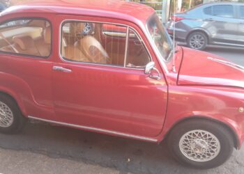 Con el “fito” no: forzaba un clásico Fiat 600 y una patrulla urbana lo arrestó de inmediato