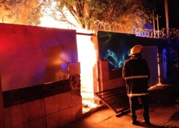 Presunto incendio intencional destruyó una vivienda y dañó otra en Posadas
