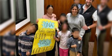 Una pareja de Buenos Aires adoptó a los 6 hermanos misioneros que pedían no separarse