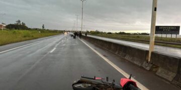 Posadas: dos jóvenes fallecieron tras un despiste en motocicleta en el Acceso Sur