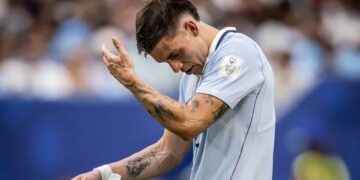 Uruguay mereció más, pero no pudo con Arabia Saudita y desaprovechó el traspié de España