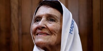 Adiós a Taty Almeida, la hija de militares que se convirtió en Madre de Plaza de Mayo