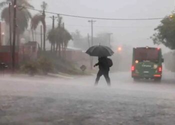 Posadas: cayeron cerca de 80 milímetros de lluvia y sigue vigente la alerta por tormentas