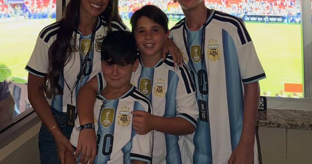 El posteo familiar de Antonela tras el triplete de Messi en la goleada de la Selección Argentina