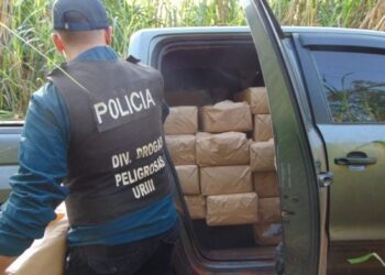 Frustraron la fuga de una camioneta cargada con 900 kilos de droga en Eldorado
