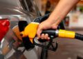 Postergan el aumento de impuestos a los combustibles para contener los precios