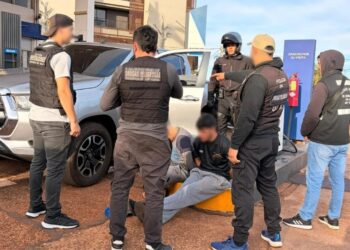 Detuvieron a dos narcos con más de media tonelada de marihuana y camionetas robadas