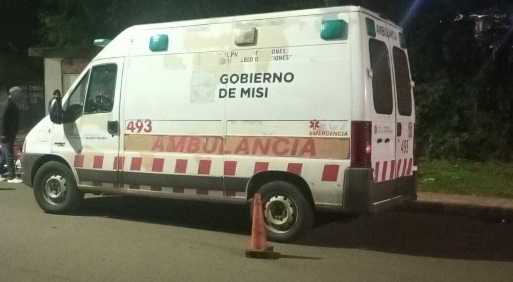 Despistó mientras realizaba un viaje de Uber moto y abandonó a su pasajera herida en Posadas