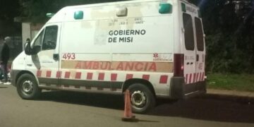 Despistó mientras realizaba un viaje de Uber moto y abandonó a su pasajera herida en Posadas
