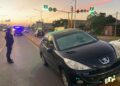 Despistó con su auto y terminó sobre una barrera divisoria de cemento en Posadas