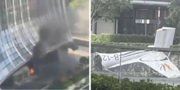 Una avioneta se estrelló contra la torre más alta de Beijing y causó pánico