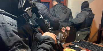 En pocas horas la Policía capturó a dos integrantes de una banda y recuperó 14 millones robados en Cerro Azul