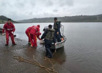 Hallan un cadáver con un disparo en la cabeza en el río Paraná, cerca del Puente de la Amistad