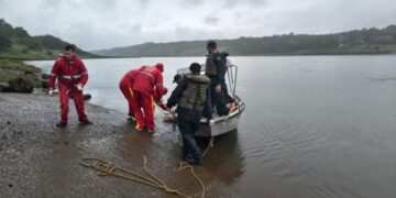 Hallan un cadáver con un disparo en la cabeza en el río Paraná, cerca del Puente de la Amistad