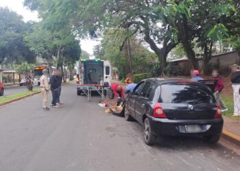 Un choque entre una moto y un automóvil dejó dos lesionados en Posadas
