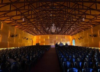 Alem inaugura su Cine Teatro con capacidad para mil personas y una pantalla gigante de 350 pulgadas