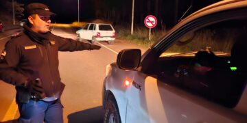 La Policía despliega grupos especiales tras un enfrentamiento con delincuentes que habrían privado de la libertad a un hombre en Bernardo de Irigoyen