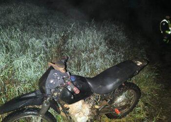 Dos hermanos despistaron tras impactar contra un tendido electrico y resultaron lesionados en Cerro Corá