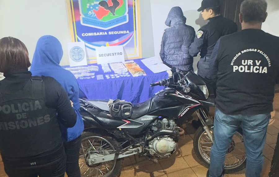 Narcopareja fue capturada tras intentar escapar de la Policía con más de 40 dosis de droga listas para la venta