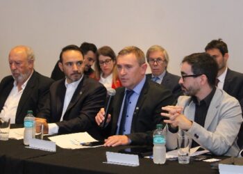 En encuentro binacional, Sartori destacó el potencial de la hidrovía para impulsar las exportaciones de Misiones