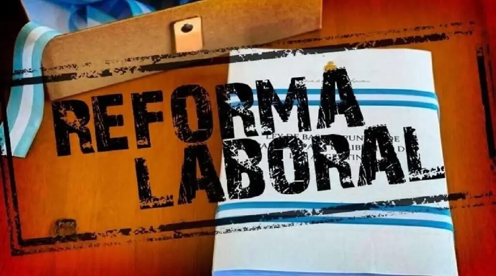 Reforma laboral: el Gobierno eliminó el límite del 2% en los aportes y contribuciones
