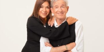 Claribel Medina y Pablo Alarcón llegan a Posadas con la premiada comedia “Es complicado”.