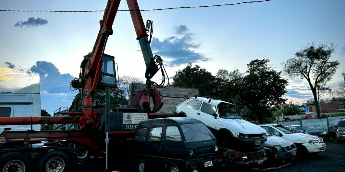 La comuna inició operativo de compactación de vehículos